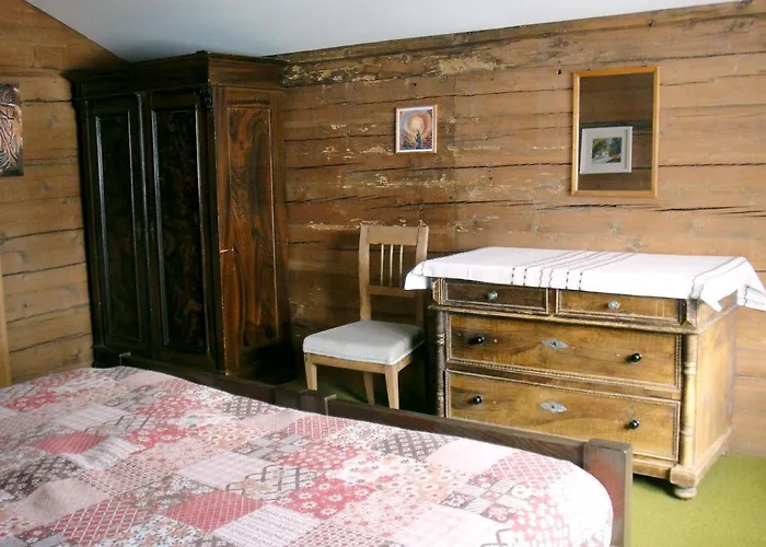 Casa Cadruvi, In Obersaxen, 150 Quadratmeter Daire Obersaxen