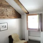Casa Cadruvi, In Obersaxen, 150 Quadratmeter Apartment *