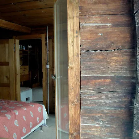 Casa Cadruvi, In Obersaxen, 150 Quadratmeter Apartment