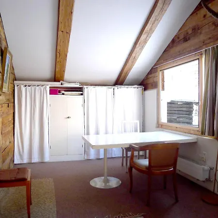 Casa Cadruvi, In Obersaxen, 150 Quadratmeter Obersaxen