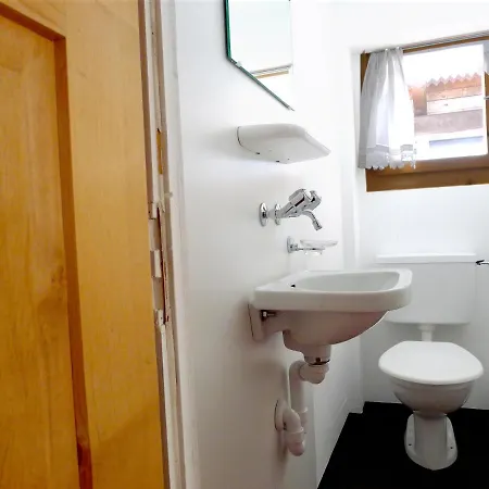 Casa Cadruvi, In Obersaxen, 150 Quadratmeter Апартаменты Оберзаксен