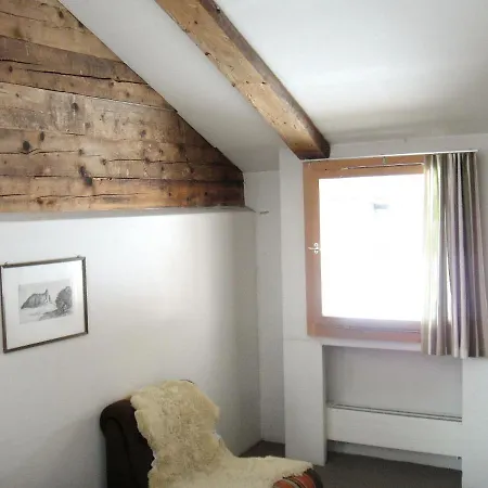 Casa Cadruvi, In Obersaxen, 150 Quadratmeter Апартаменты *