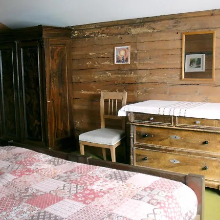 Casa Cadruvi, In Obersaxen, 150 Quadratmeter Апартаменты Оберзаксен